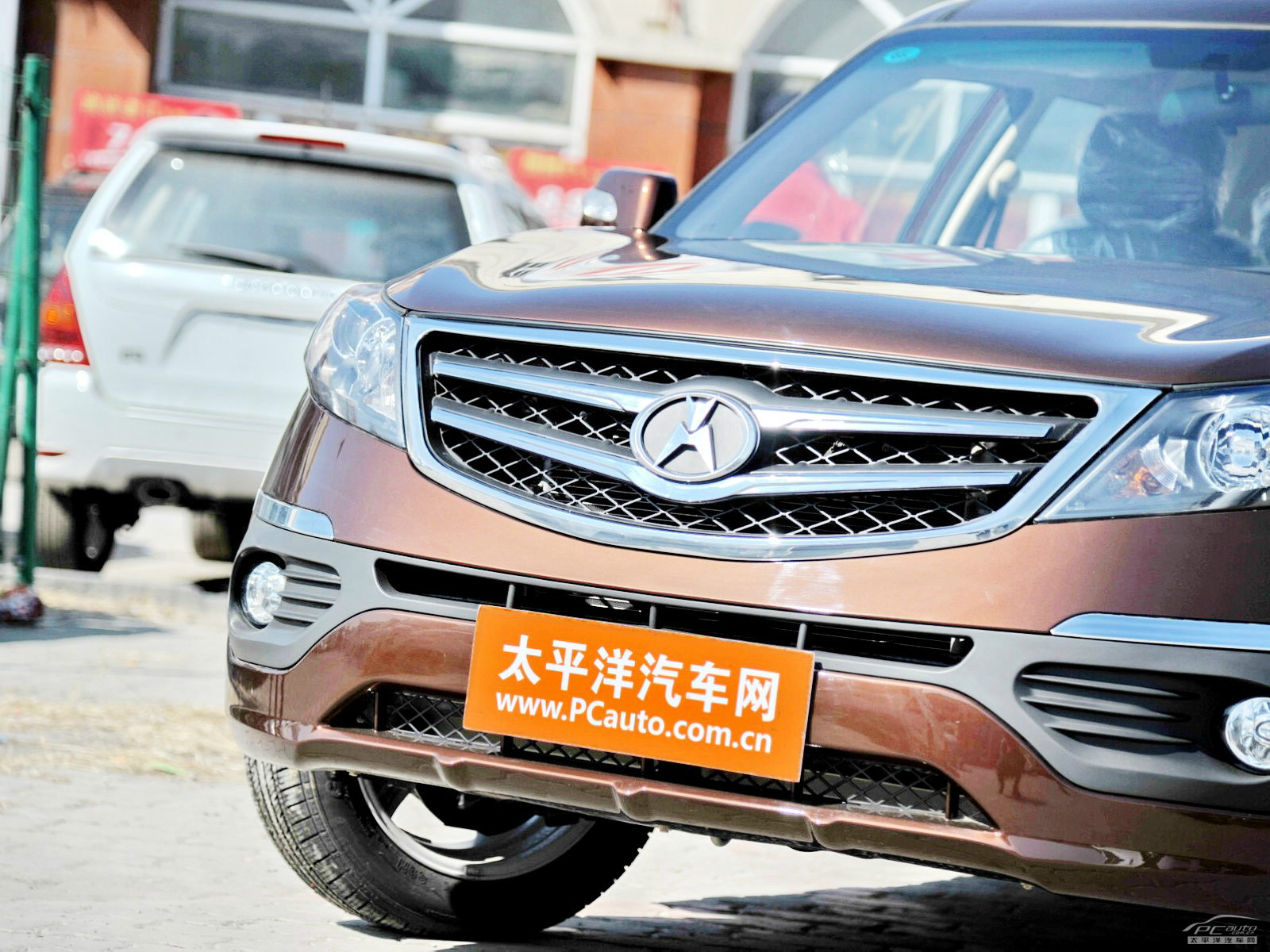 野馬F12外觀高清大圖