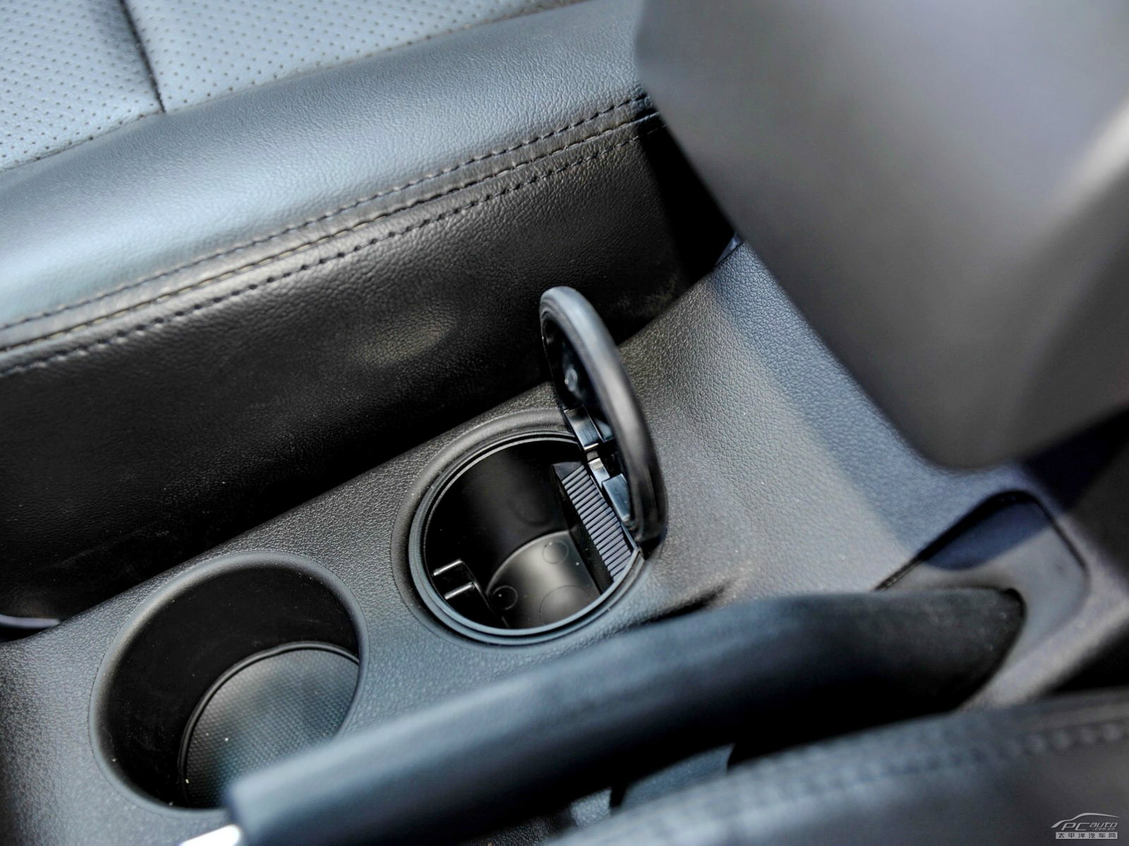 野馬F12空間高清大圖