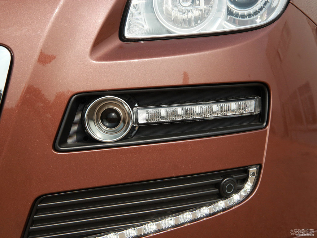 Kȼ{ǽݴ7 SUV܇^^DƬ