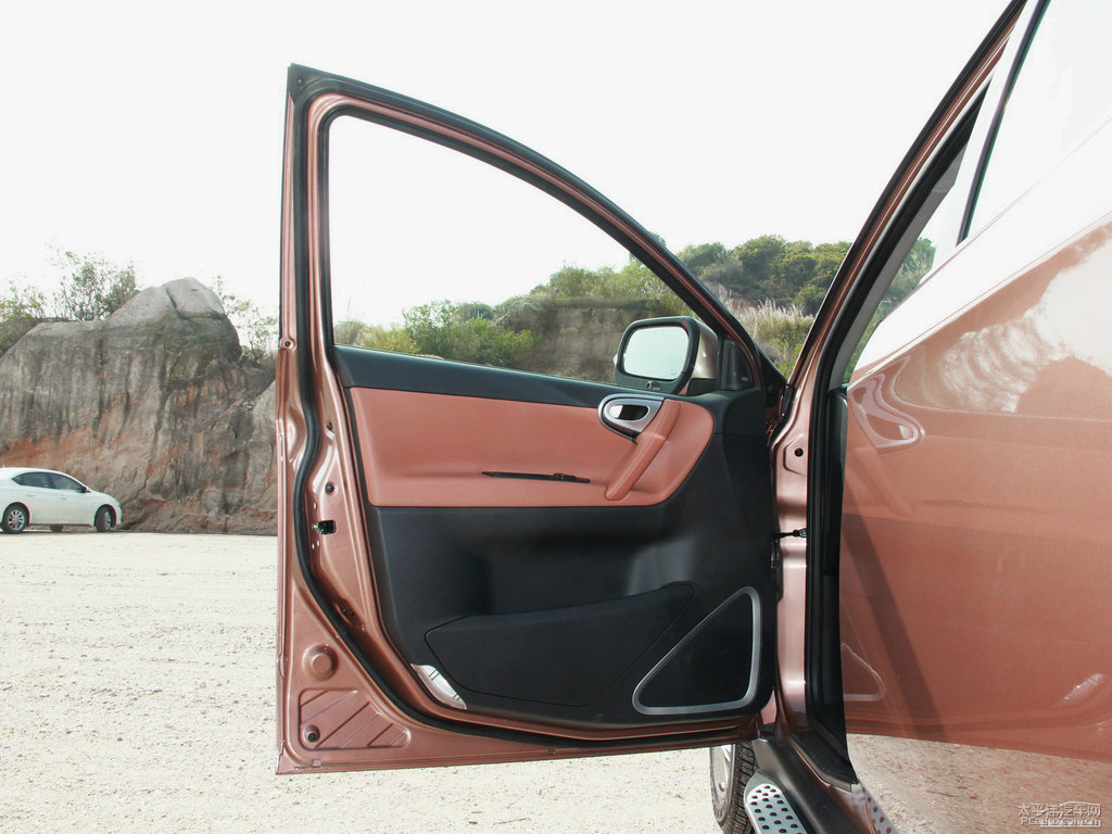 Kȼ{ǽݴ7 SUV܇(ni)DƬ