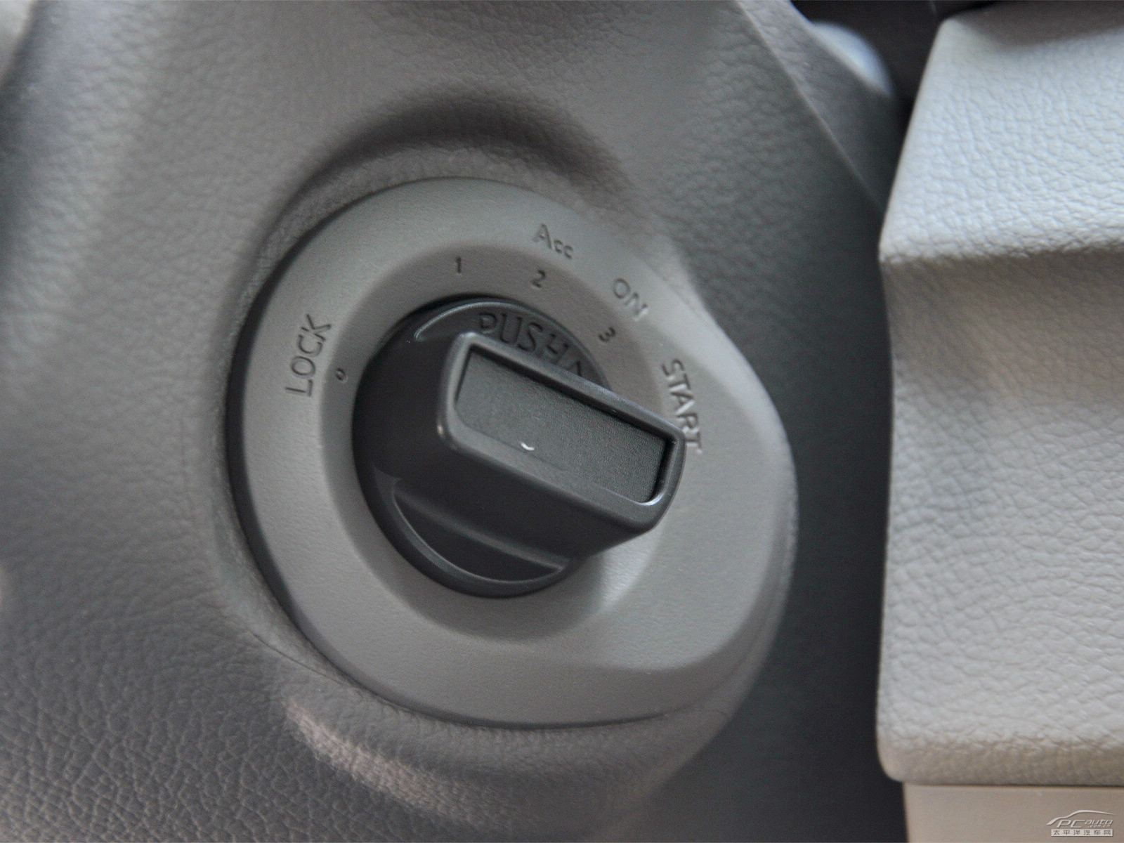 日產(chǎn)NV200內(nèi)飾高清大圖