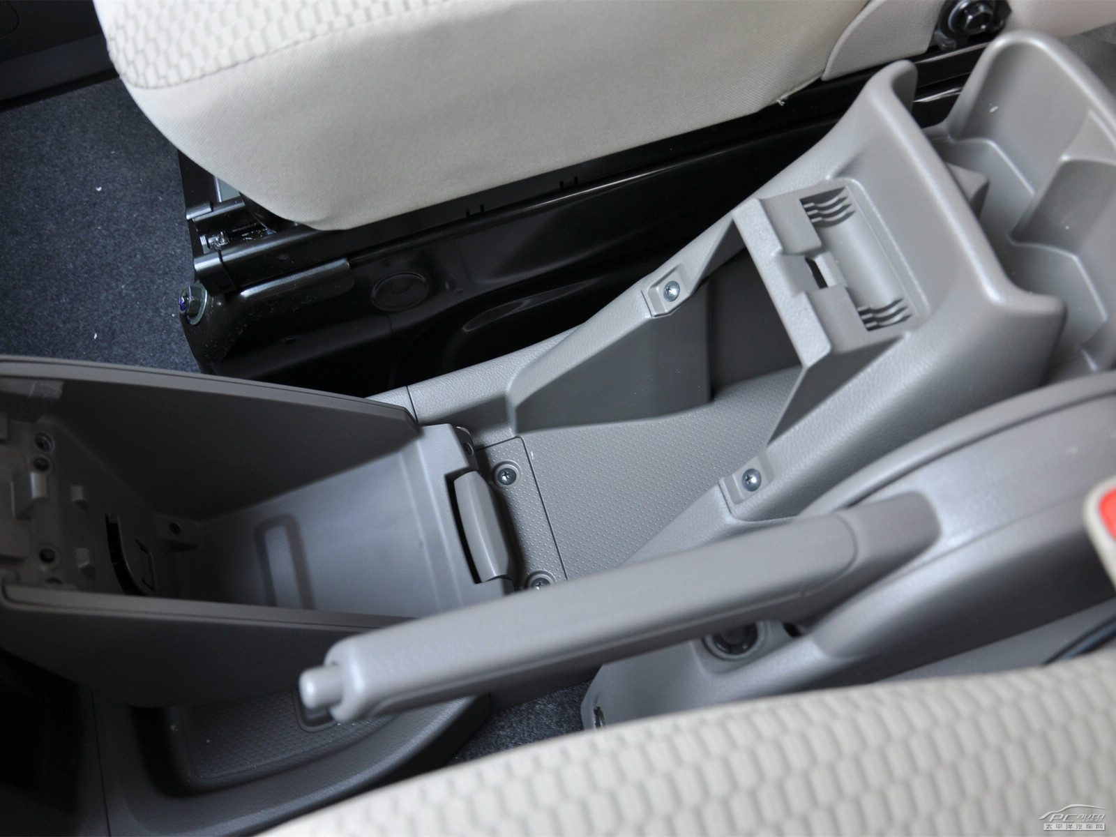 日產(chǎn)NV200空間高清大圖