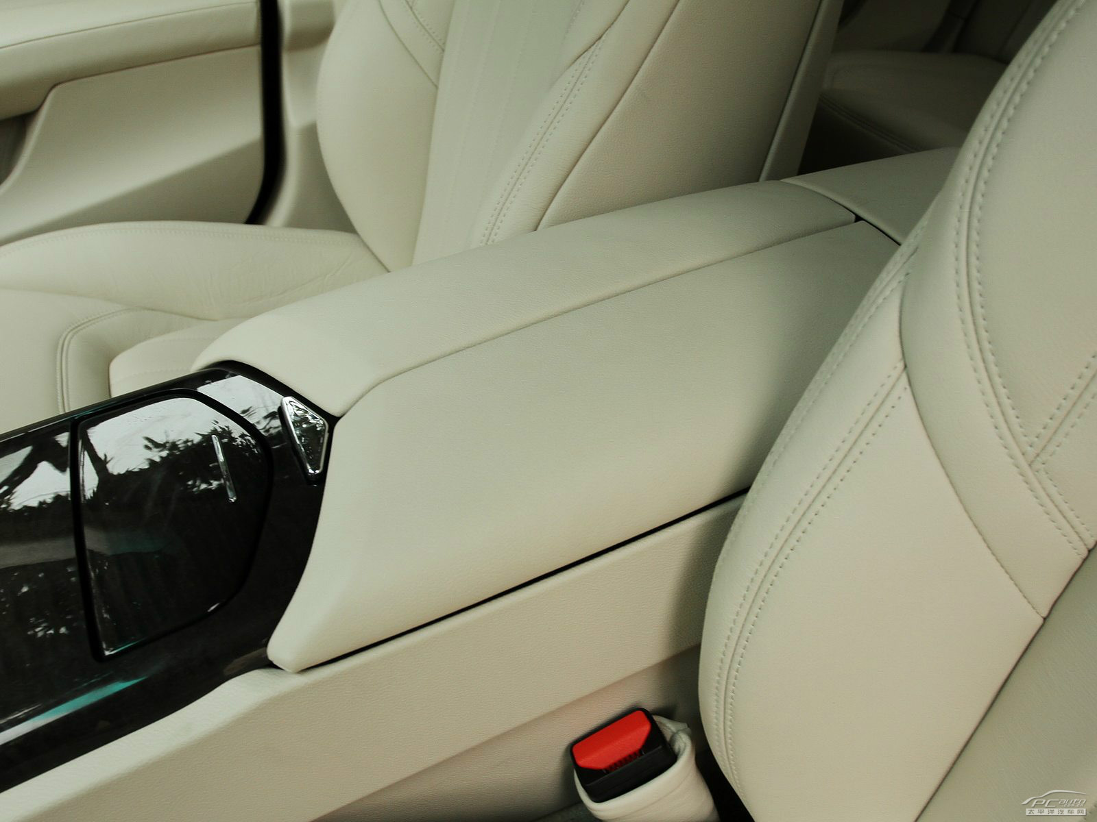 總裁內(nèi)飾高清大圖