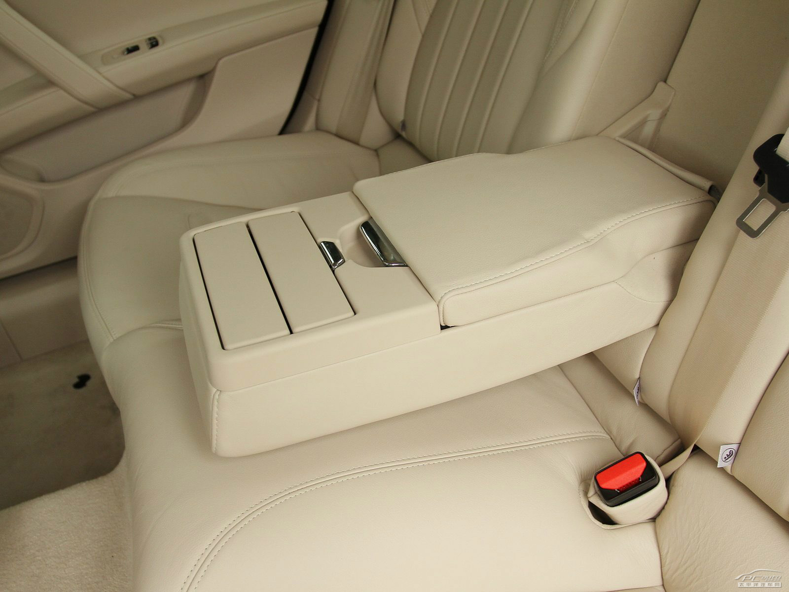 總裁內(nèi)飾高清大圖