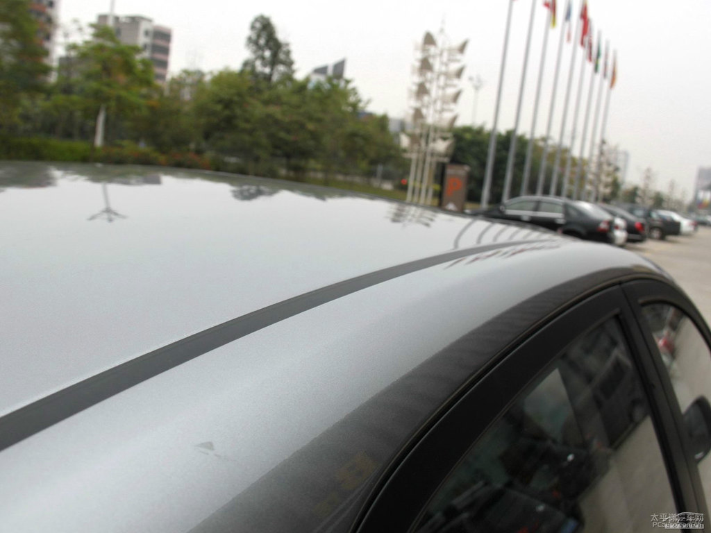 鈦銀福瑞迪車身外觀圖片