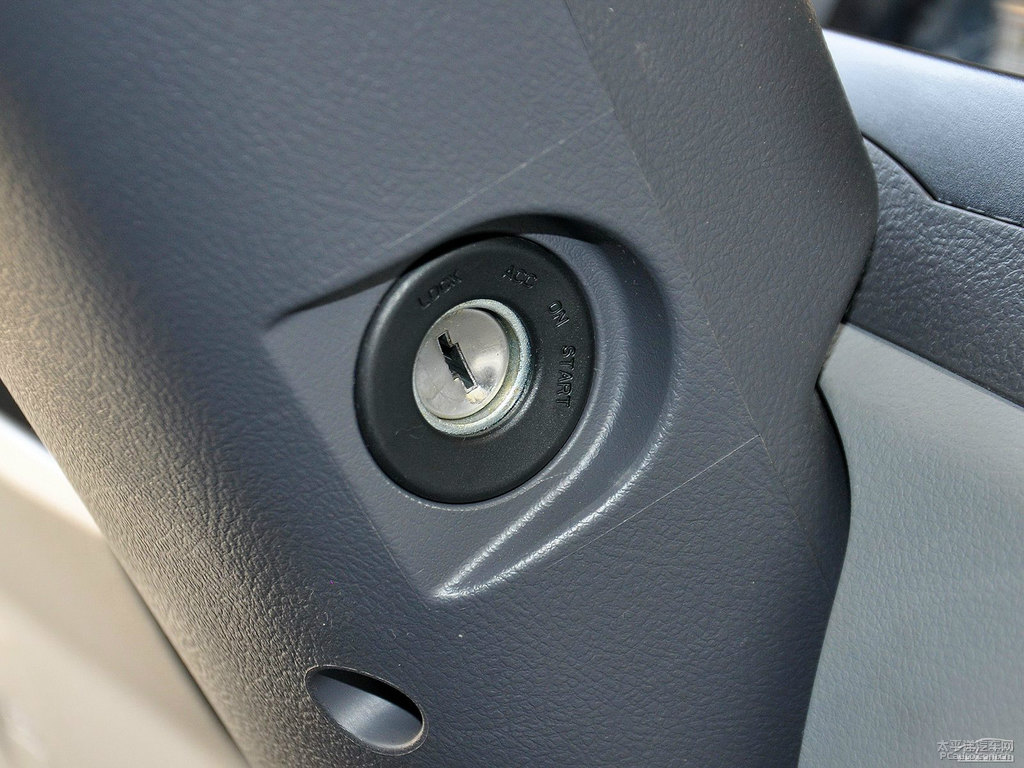 柏林灰啟騰M70L中控內(nèi)飾圖片