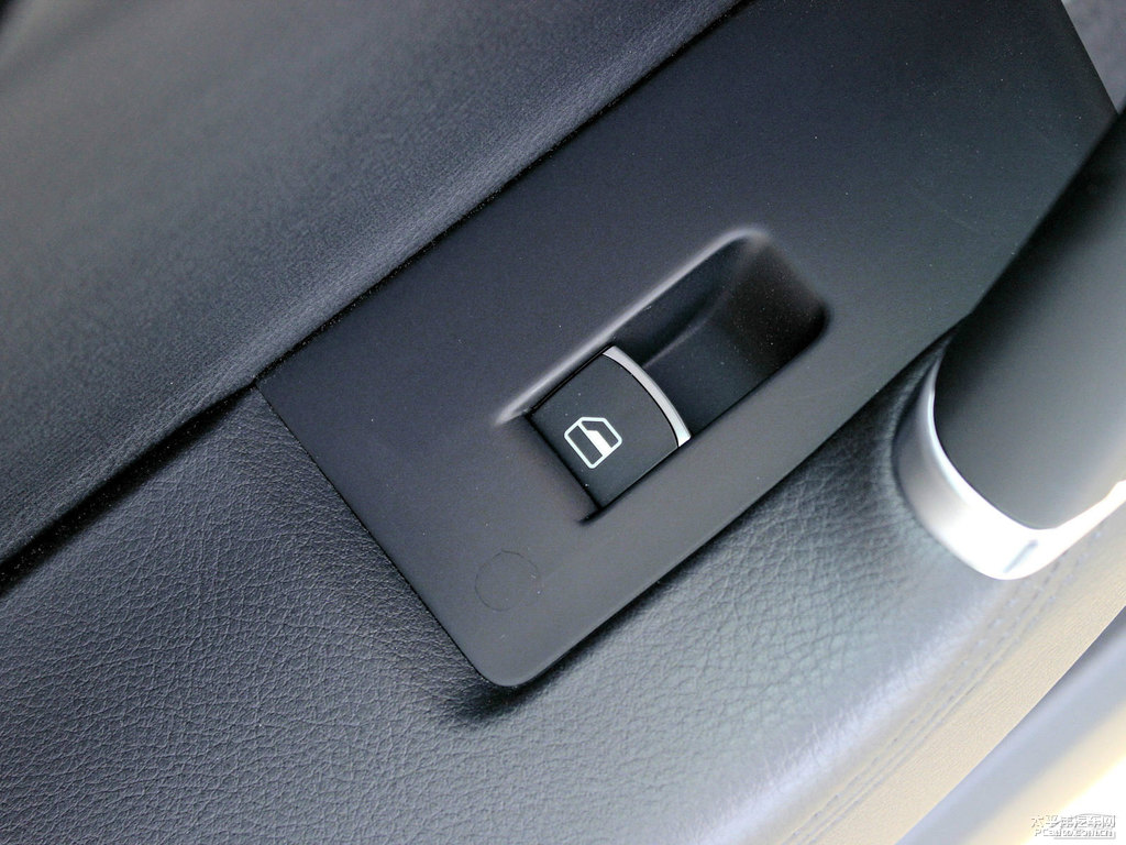 糖果白邁騰車廂內(nèi)飾圖片