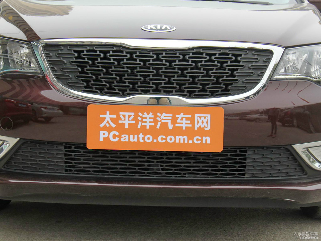 暗櫻紅福瑞迪車頭外觀圖片