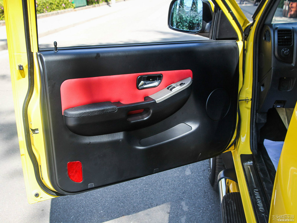 陸豐黃陸風(fēng)X9車廂內(nèi)飾圖片