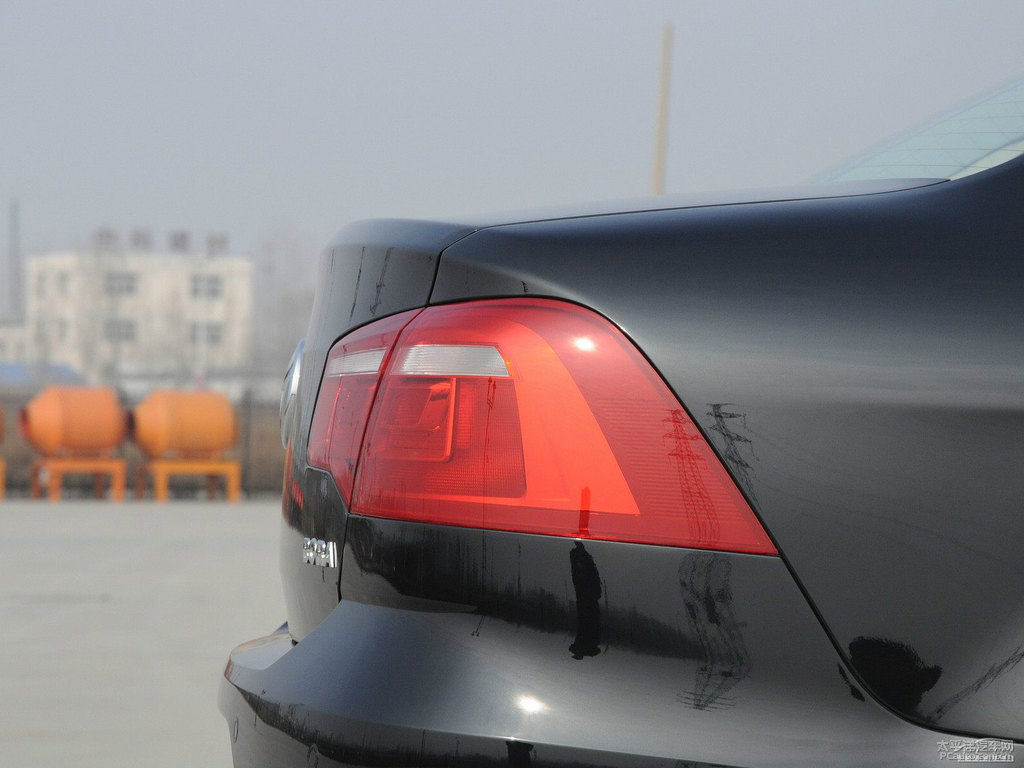 幻影黑寶來(lái)車(chē)尾外觀圖片