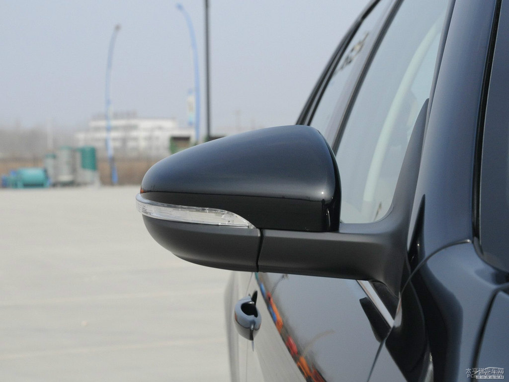 幻影黑寶來(lái)車(chē)身外觀圖片
