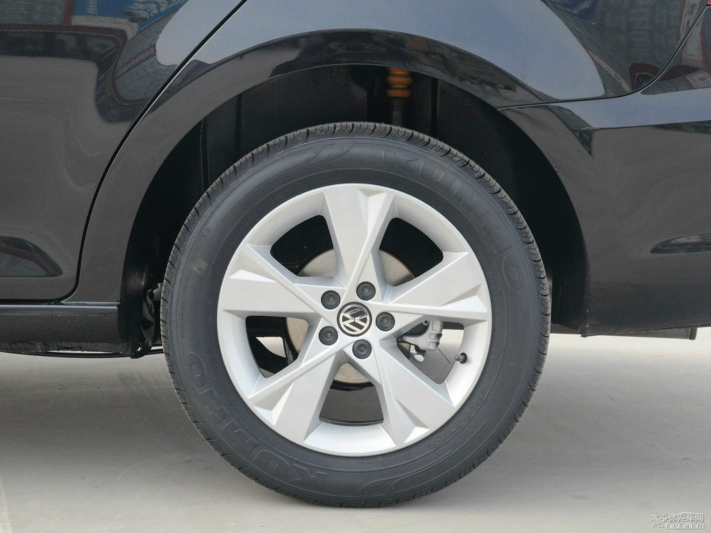 幻影黑寶來車身外觀圖片