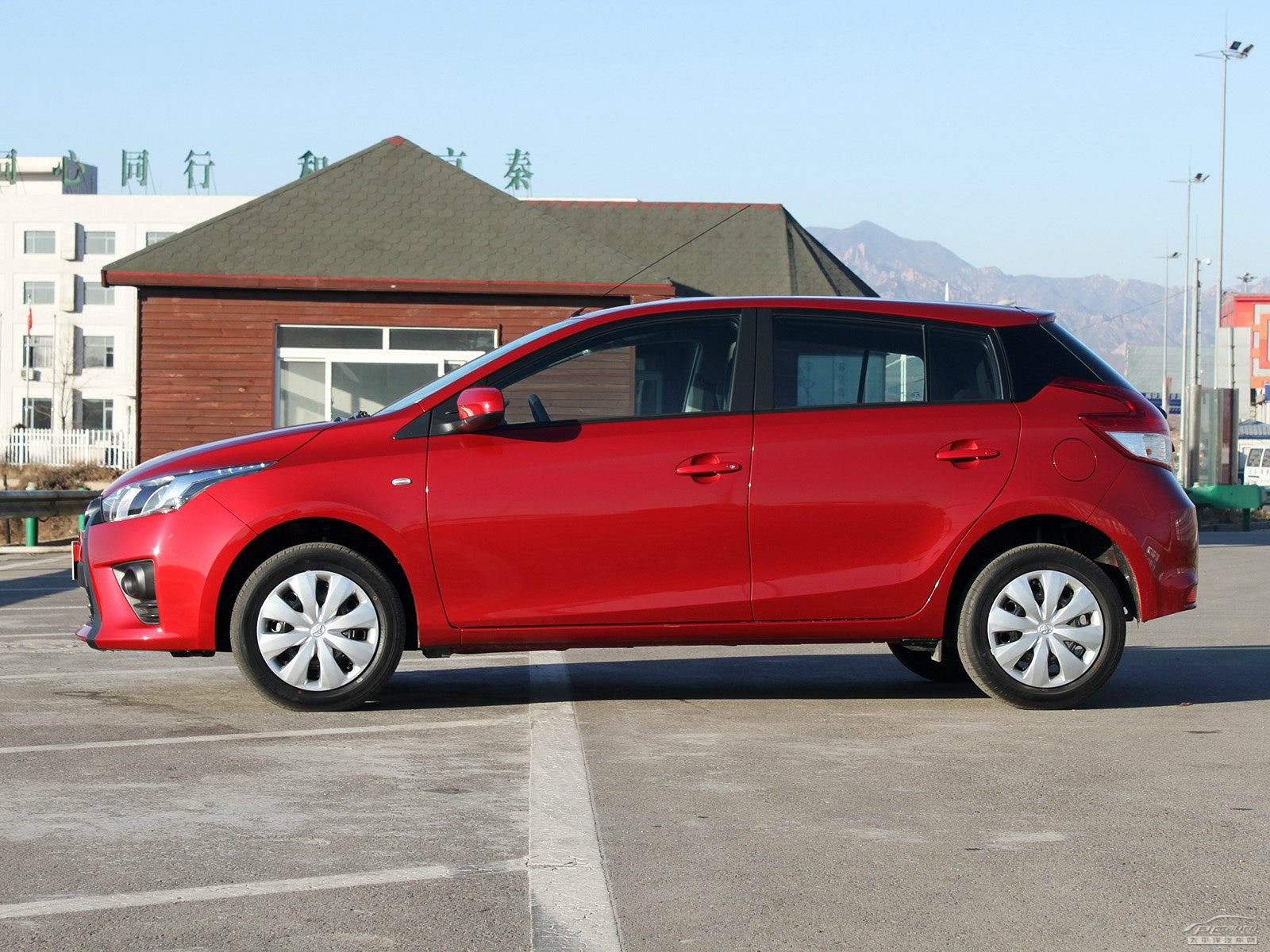 YARiS L 致炫外觀高清大圖