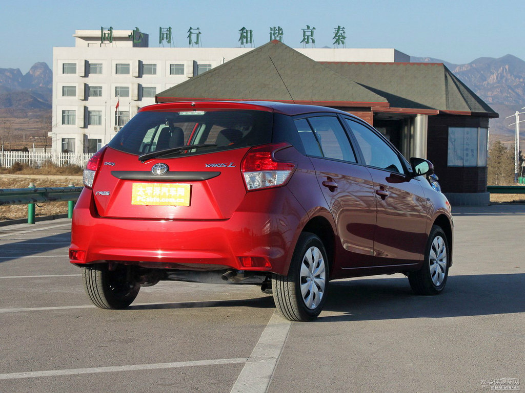 珊瑚紅YARiS L 致炫整車外觀外觀圖片