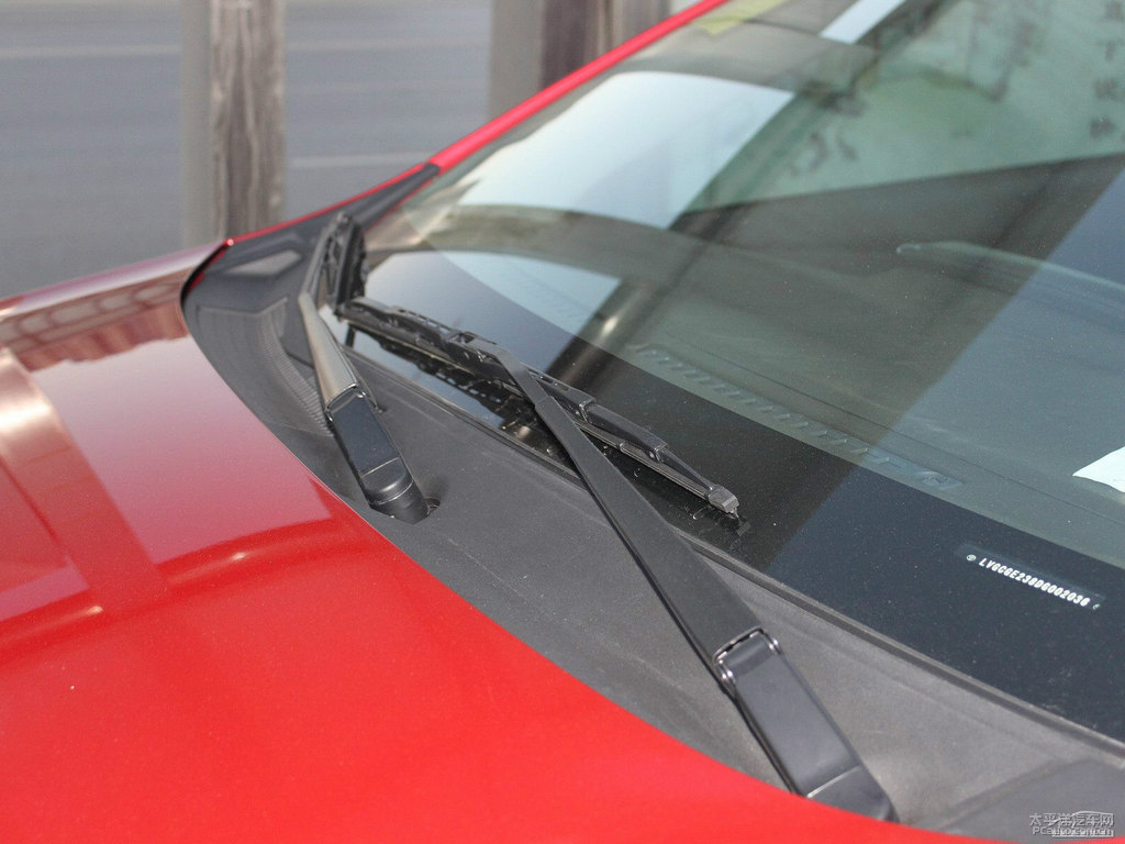 珊瑚紅YARiS L 致炫車(chē)身外觀圖片