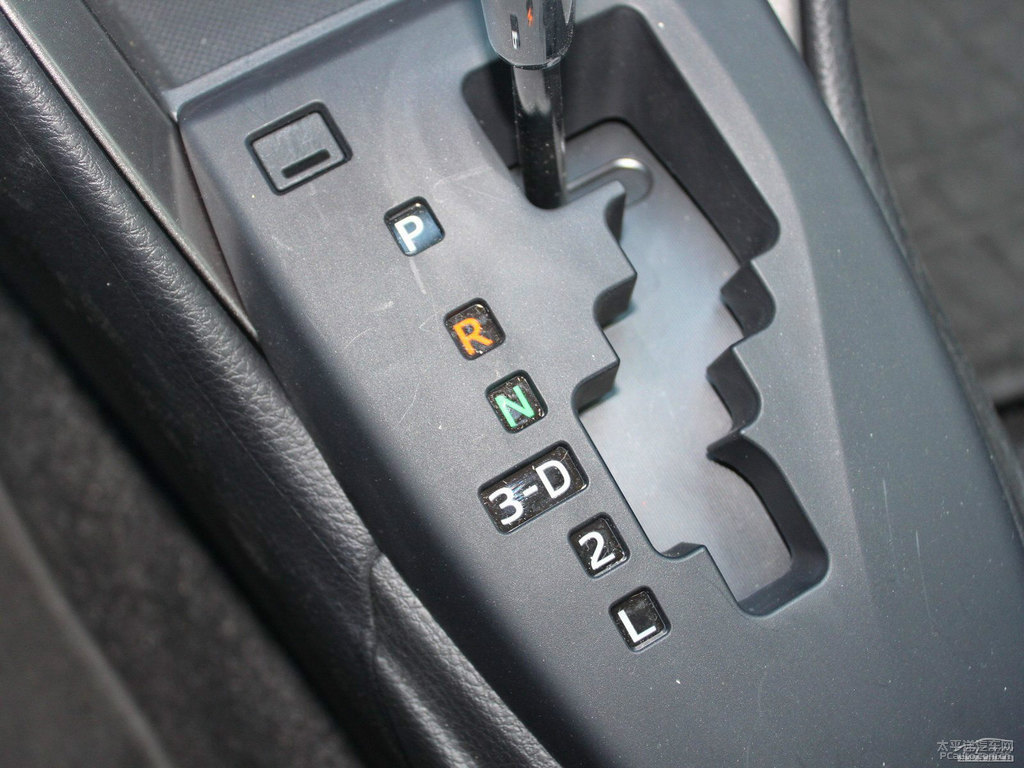 珊瑚紅YARiS L 致炫中控內(nèi)飾圖片