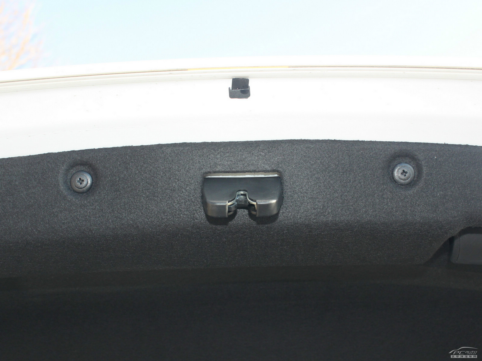 起亞K5凱酷空間高清大圖