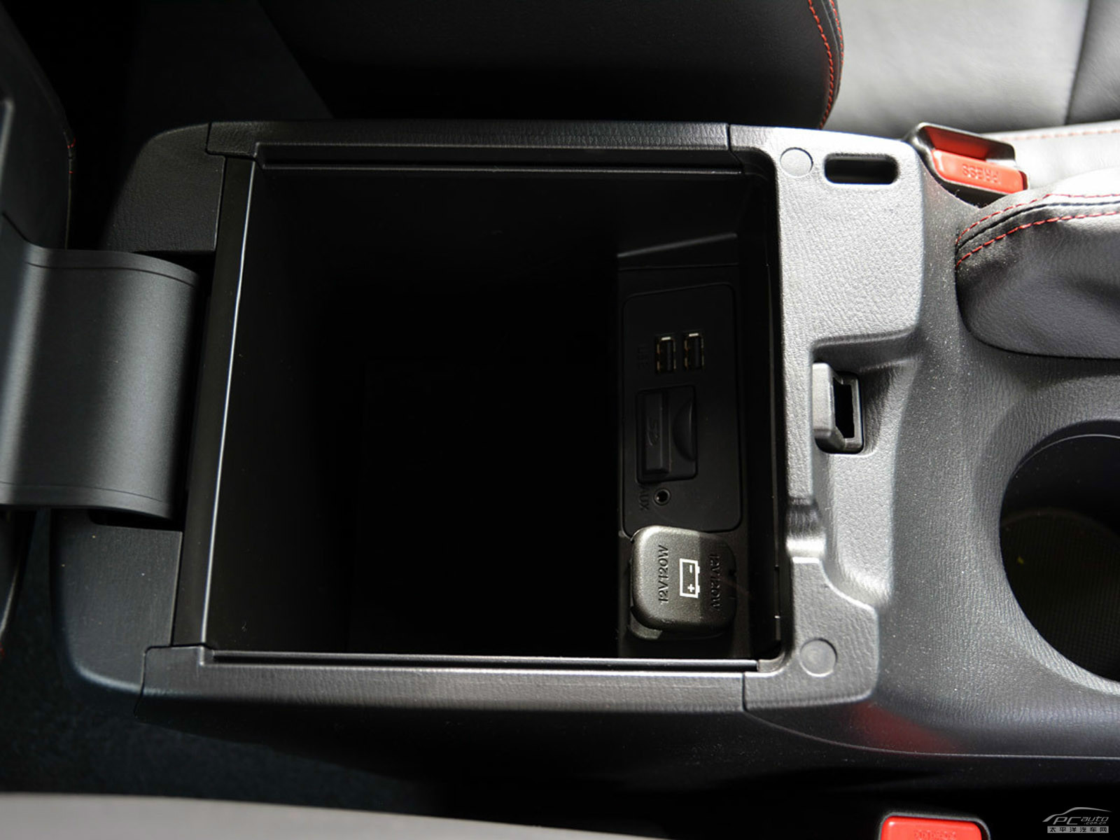 馬自達3(海外)空間高清大圖