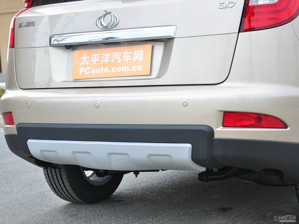 琥珀金吉利GX7車尾外觀圖片