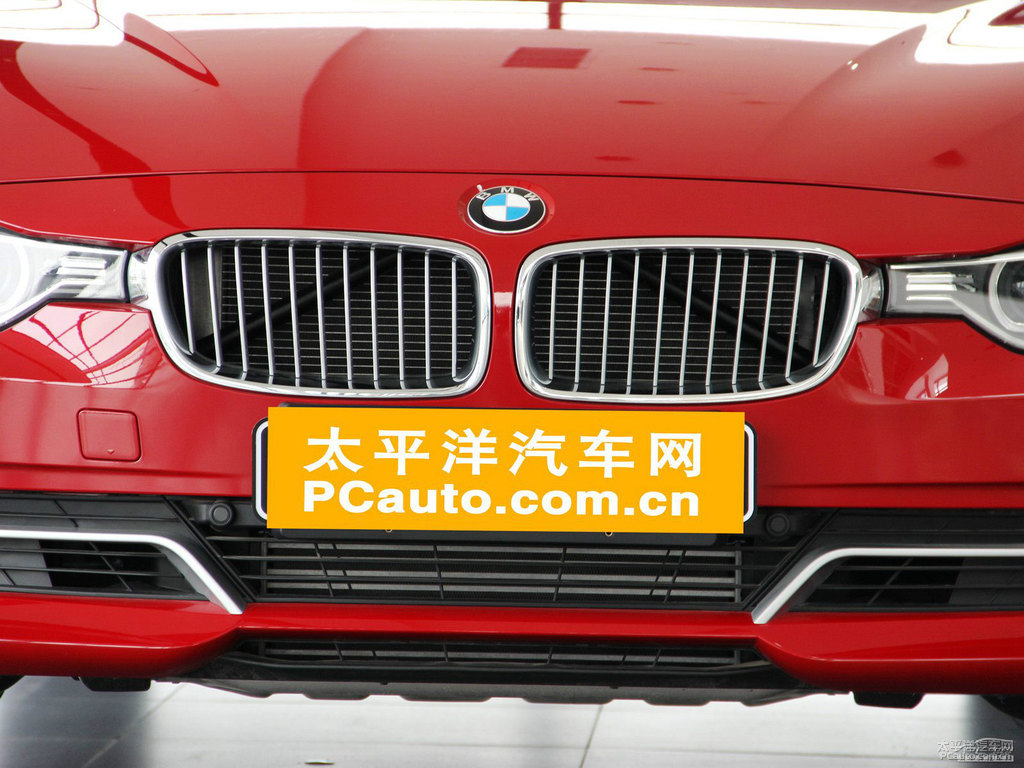 墨爾本紅寶馬3系車頭外觀圖片