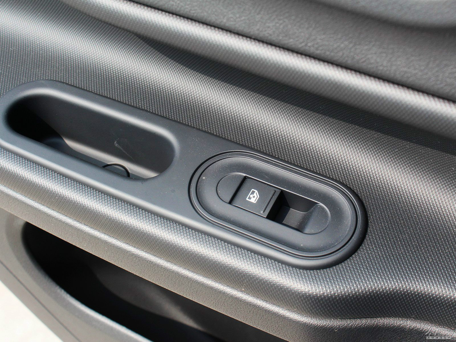 名爵3內(nèi)飾高清大圖