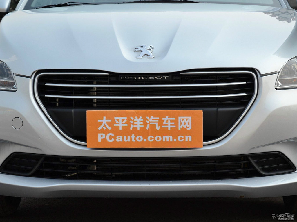 水晶銀標(biāo)致301車(chē)頭外觀圖片