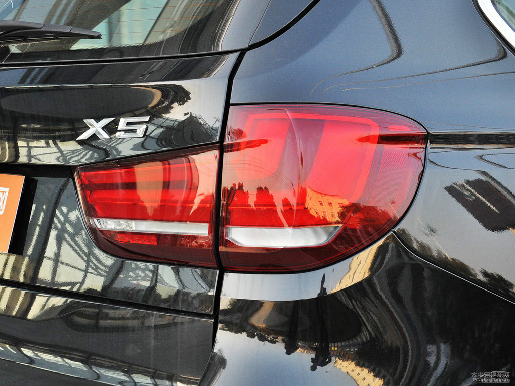 炭黑寶馬X5(進(jìn)口)車尾外觀圖片