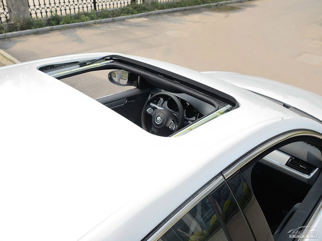 寶來車身外觀圖片