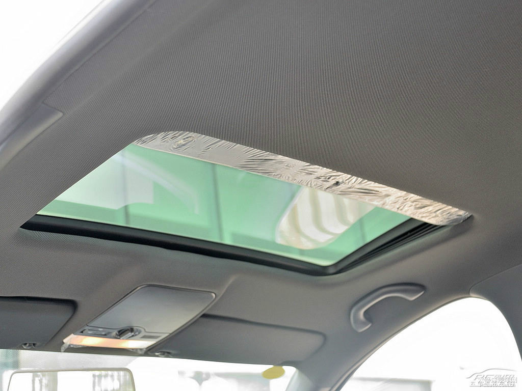 極地白寶來(lái)車廂內(nèi)飾圖片
