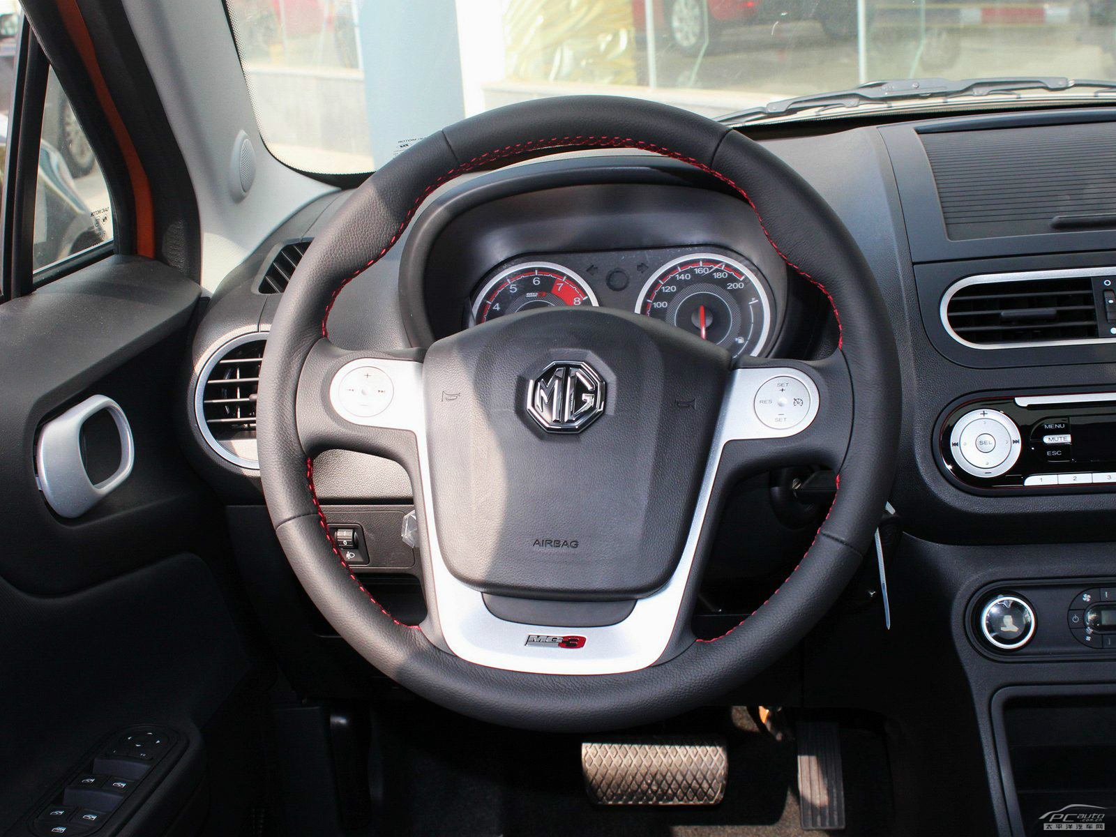 名爵3內(nèi)飾高清大圖