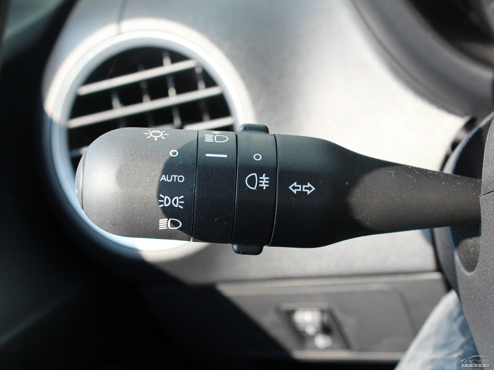 名爵3內(nèi)飾高清大圖