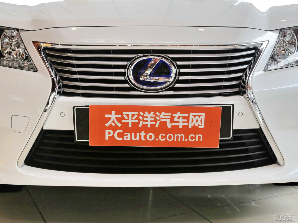 珍珠白雷克薩斯ES車頭外觀圖片