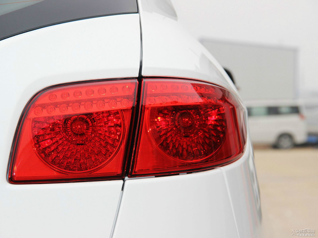 ɰ׼{ǽݴ7 SUV܇β^DƬ
