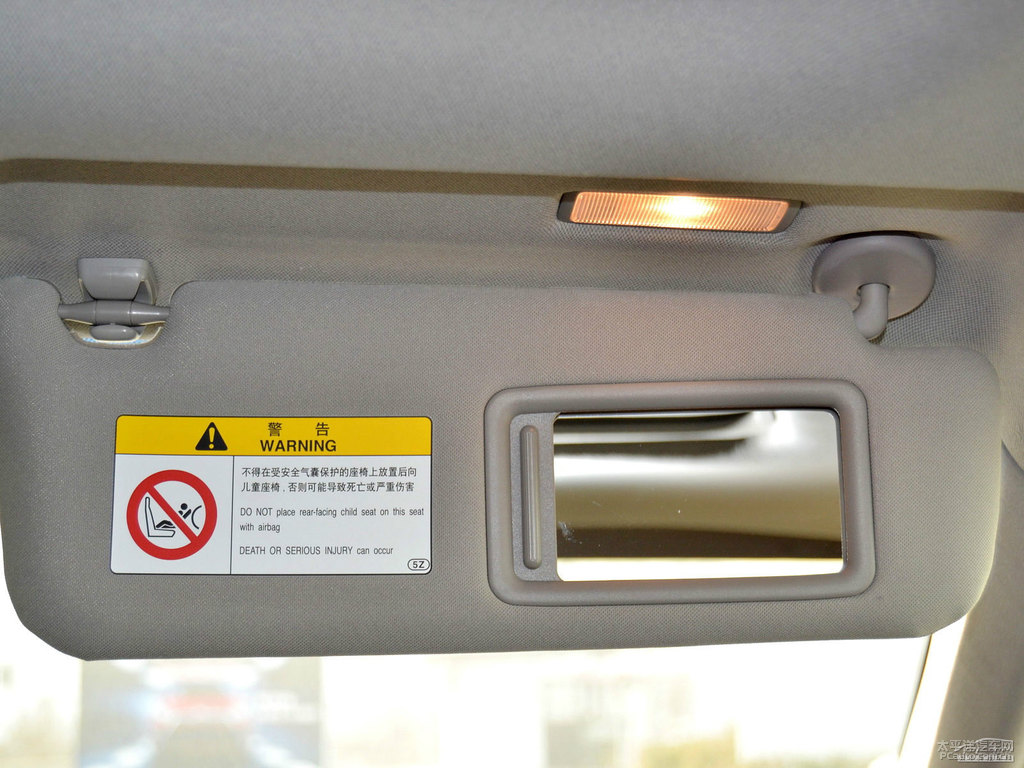 珍珠白凱美瑞車廂內飾圖片