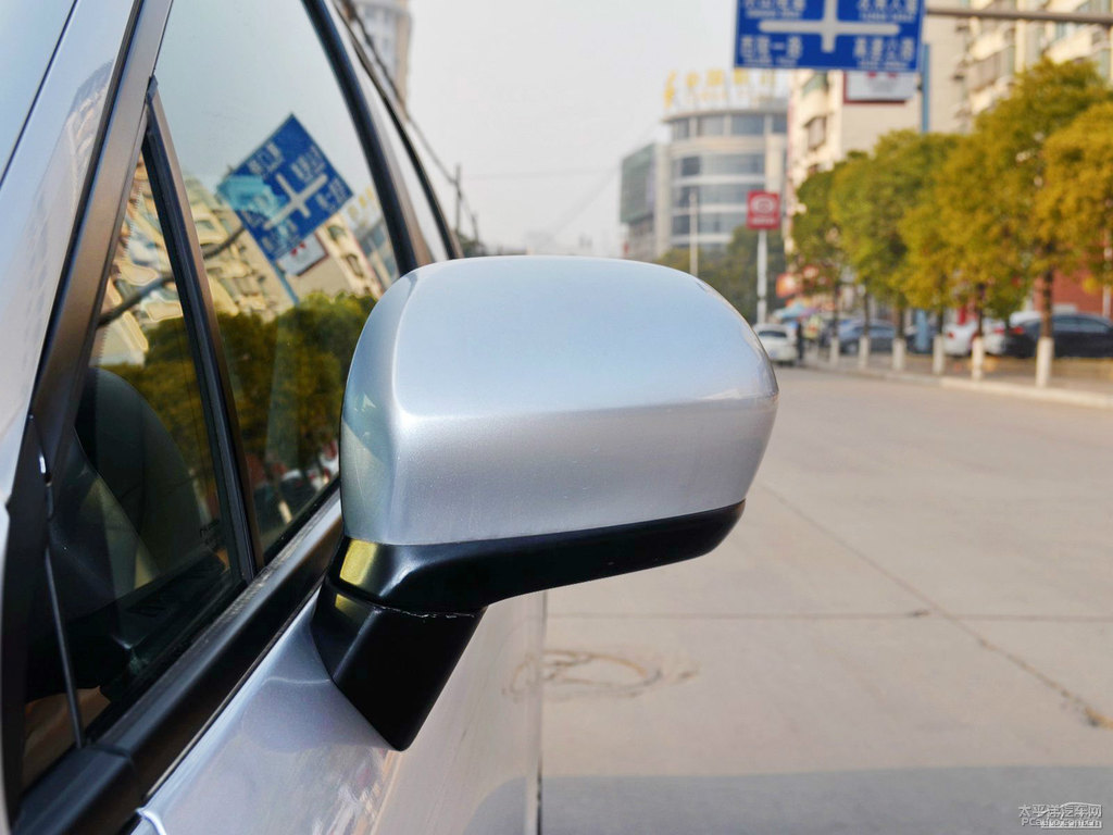 絲緞銀奧德賽車身外觀圖片
