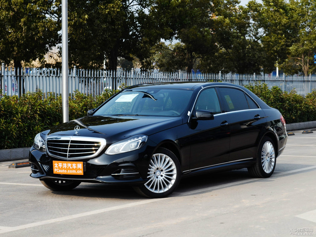 曜巖黑奔馳E級(jí)整車外觀外觀圖片