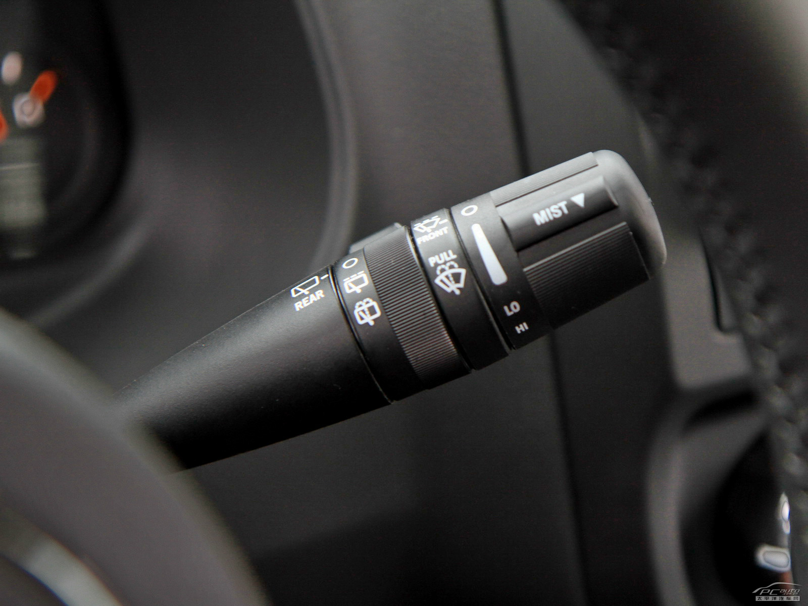 指南者(進(jìn)口)內(nèi)飾高清大圖