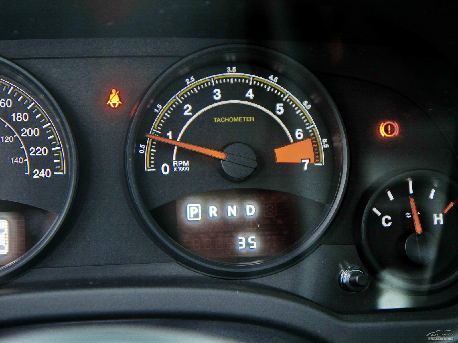 指南者(進(jìn)口)內(nèi)飾高清大圖