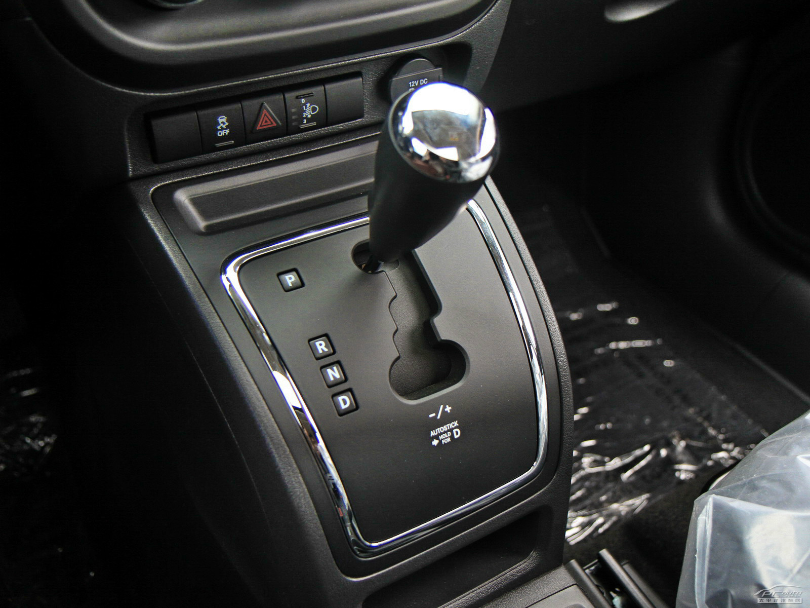 指南者(進口)內(nèi)飾高清大圖