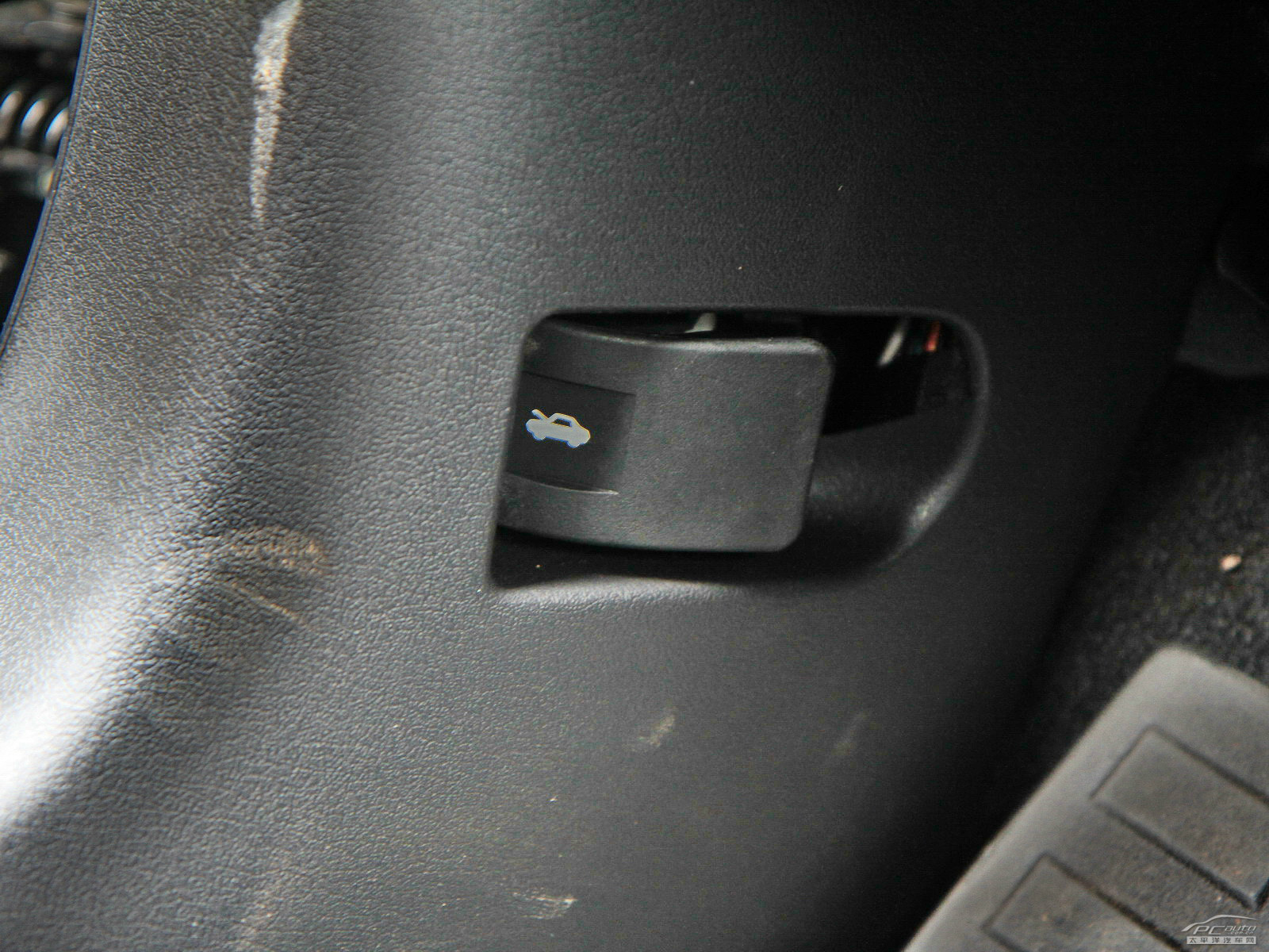 指南者(進口)內(nèi)飾高清大圖