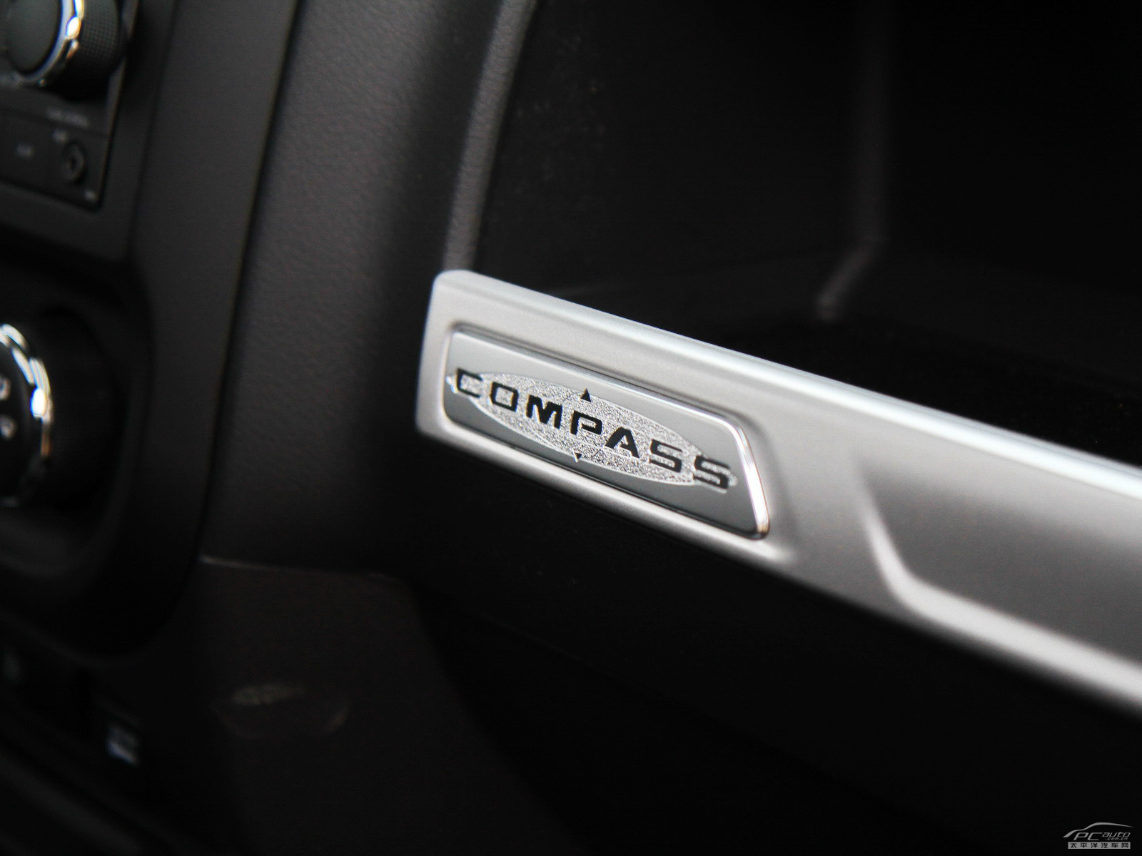 指南者(進(jìn)口)內(nèi)飾高清大圖