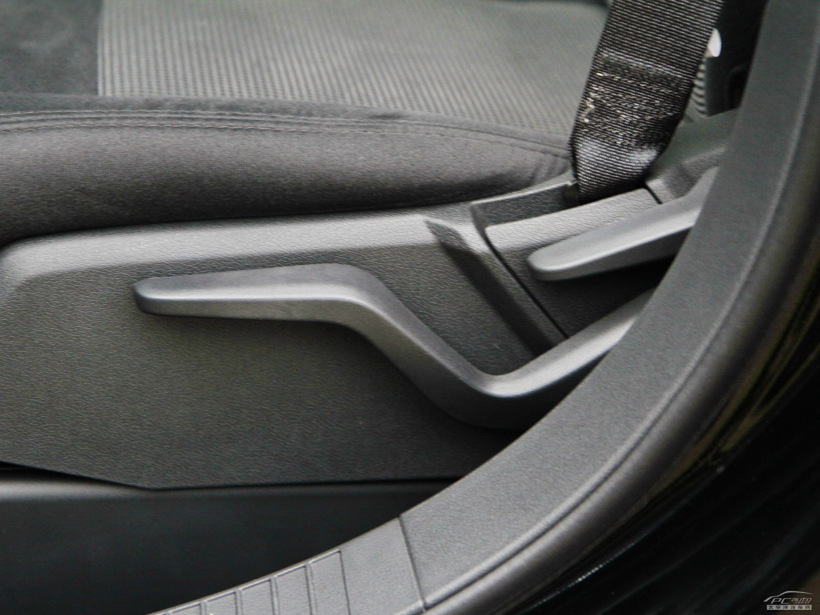 指南者(進(jìn)口)內(nèi)飾高清大圖