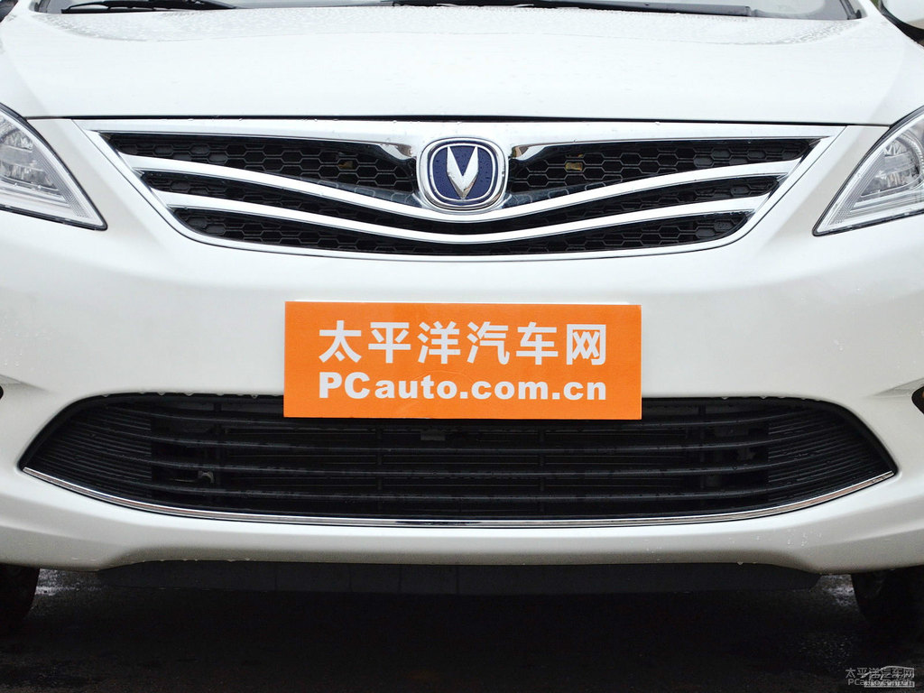 珍珠白逸動(dòng)車頭外觀圖片
