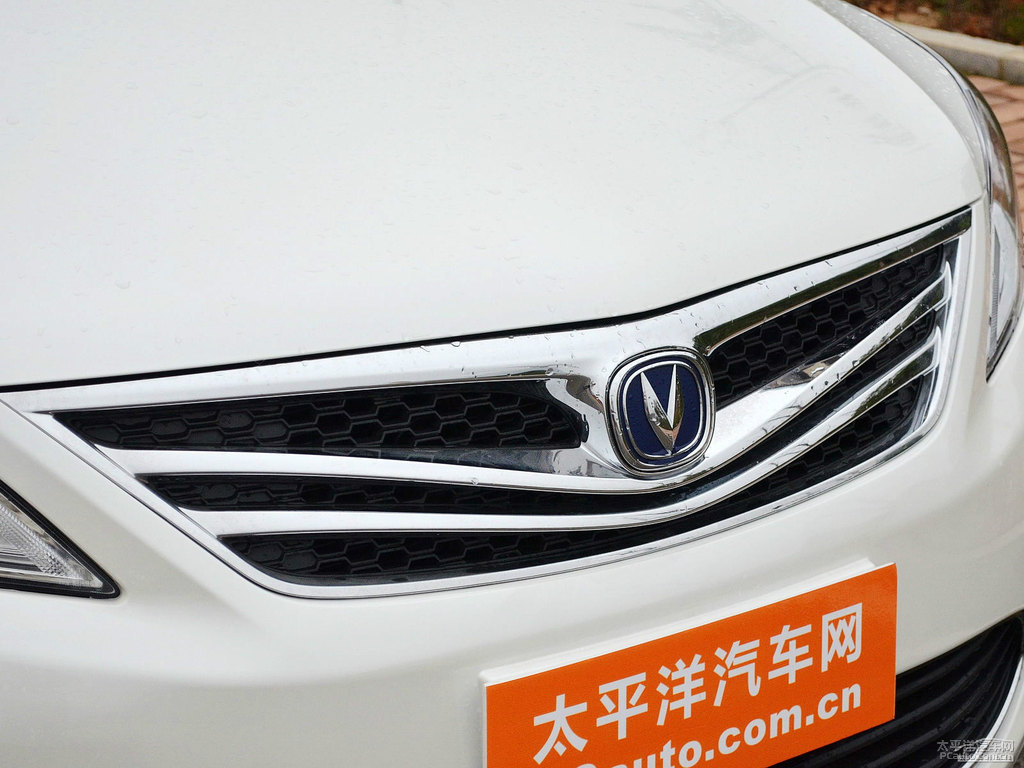 珍珠白逸動車頭外觀圖片