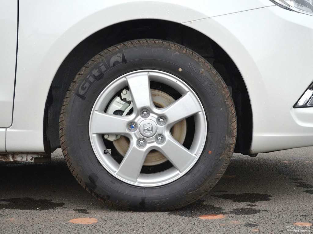 珍珠白逸動(dòng)車(chē)身外觀圖片