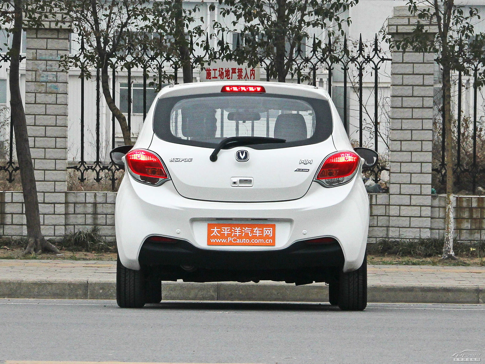 奔奔外觀高清大圖