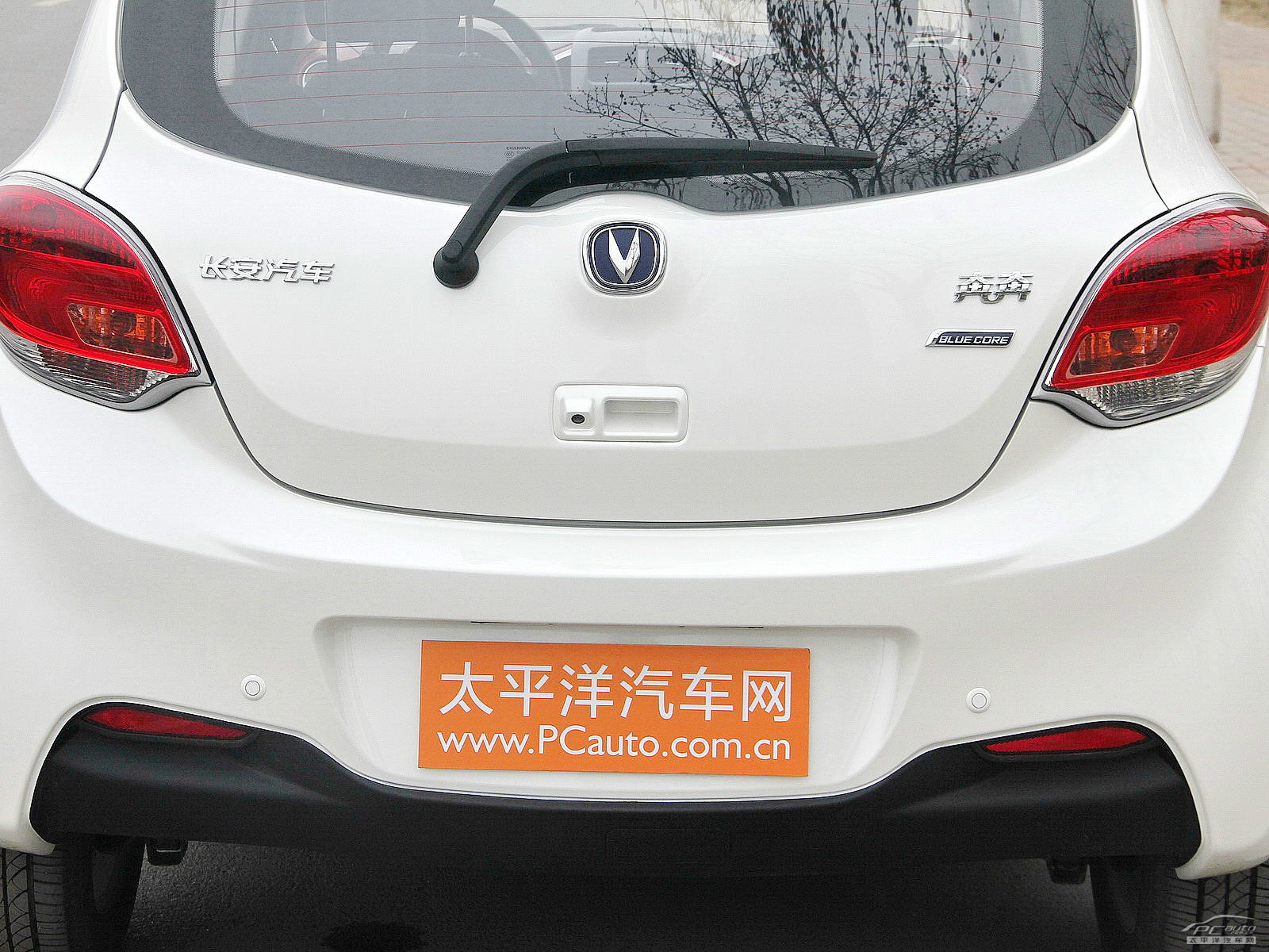 奔奔外觀高清大圖
