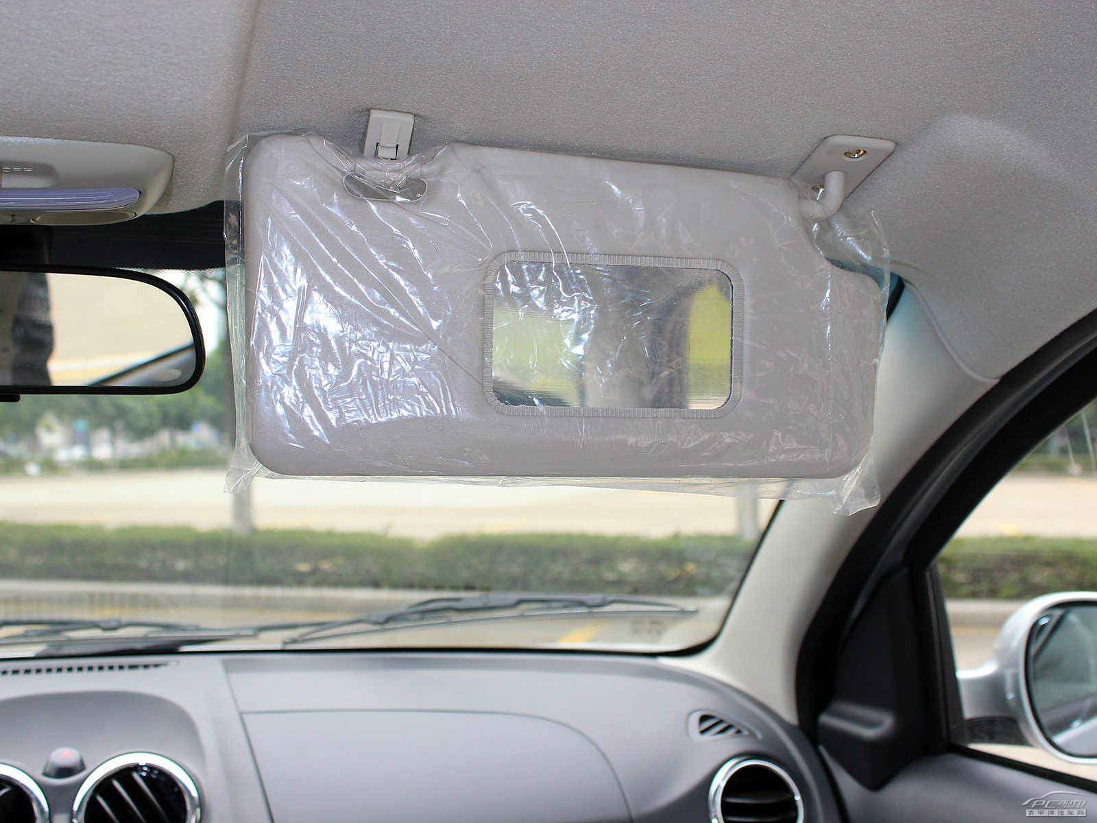 江淮iEV內(nèi)飾高清大圖