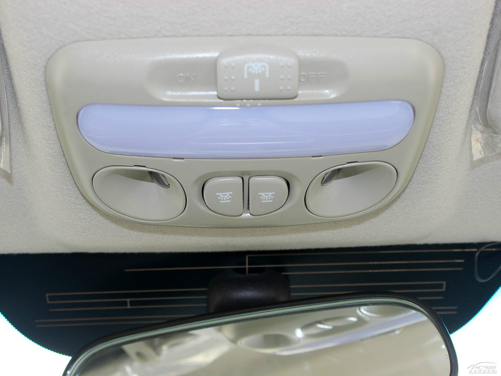 江淮iEV內(nèi)飾高清大圖