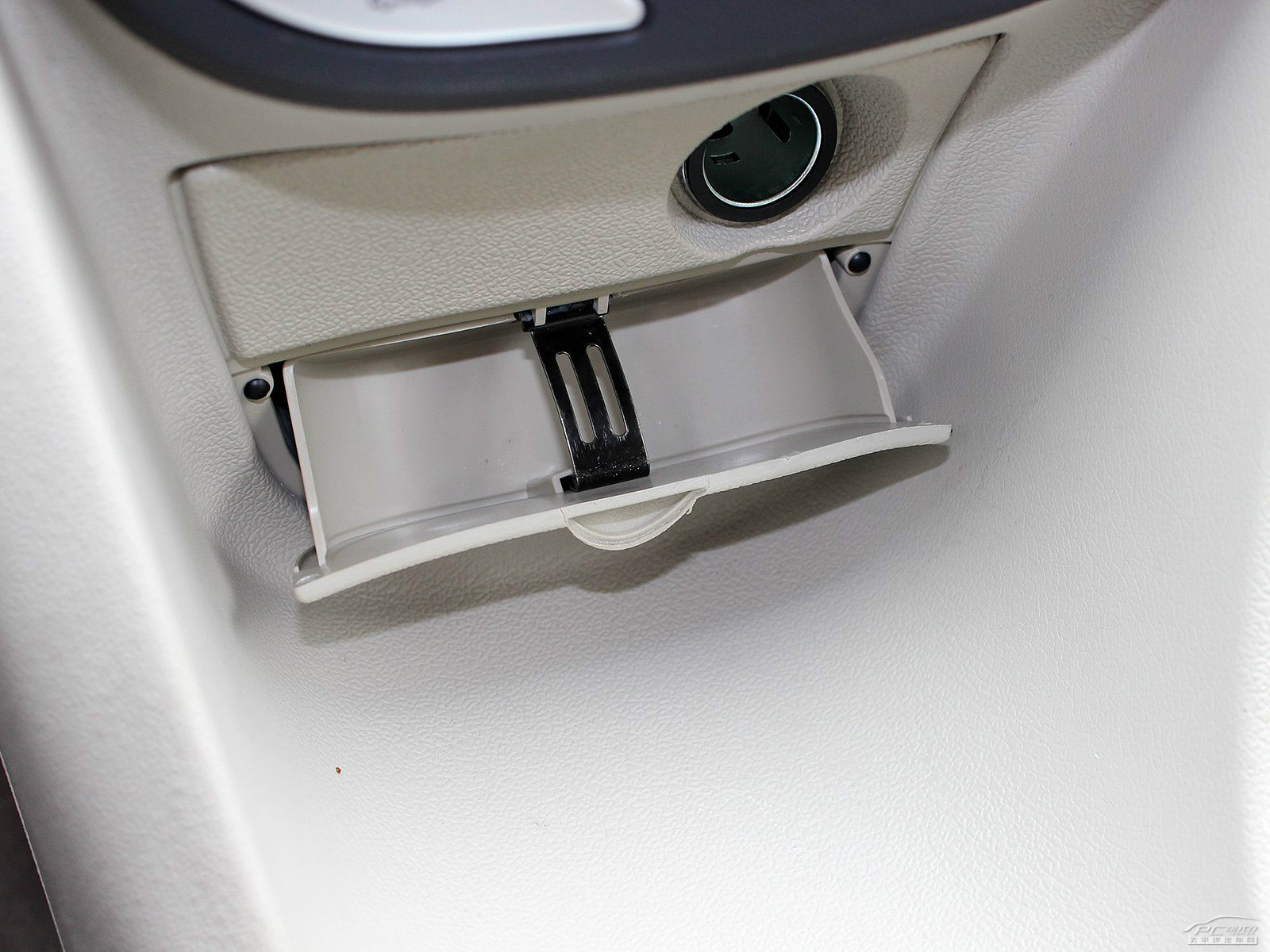 江淮iEV空間高清大圖